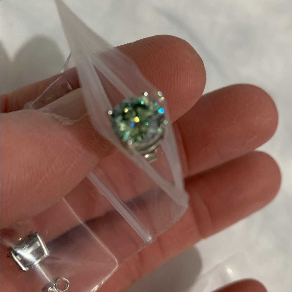 Silver moissanite diamond Earrings - Picture 5 of 6